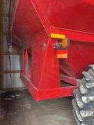 2018 J&M 750 Grain Cart, Roll Tarp, Hyd Tilt Spout, Big 1000pto, 18'' Auger, 30.5L-32, Camera, s/n- 1701425.