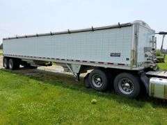 2018 Wilson Pacesetter Hopper Bottom Semi Trailer, 41ft,  Electric Tarp, New Tarp 3 years ago, automatic hoppers with remote, Ag Hoppers, 11R22.5, like new rear tires, vin 1W14422A8J2269611.