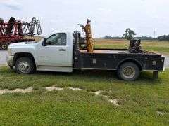 2011 Chevrolet 3500HD 4wd Flat Bed Truck, 94,356 miles, 6.6ltr diesel, 1 Ton Dually, 11ft Bed, Automatic, Gooseneck Ball Hitch, 94,000 miles, single cab, side job boxes vin 1GB3KZCL5BF145864.