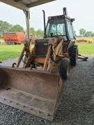 Case 580E Backhoe, 82'' Bucket, 2wd, Out Riggers, 24'' Rear Bucket, 17.5 L-24 Rear Tires, Hour meter is broken s/n 12101943.