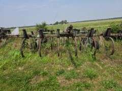 John Deere 1710 13 Shank, no disc blades,  12 front weights, with rear hitch