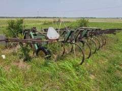 John Deere 1710 13 Shank, no disc blades,  12 front weights, with rear hitch
