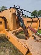 Hurricane 140R Hyd. Blade, Hyd. Tilt, 3 remotes, Good Tires, Rear Weight Box