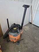 Rigid 12 gallon shop-vac, with attachments