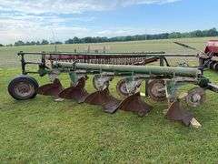Oliver 5 bottom moldboard plow 3pt.