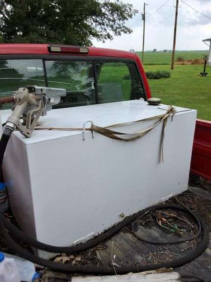 100 Gallon Transfer Tank with pump