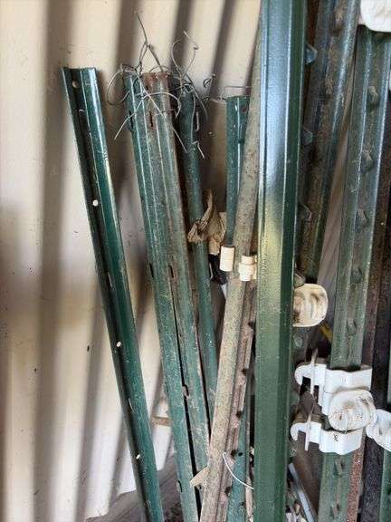 Approx 15 like new metal T-posts, other T posts - Schmid Auction