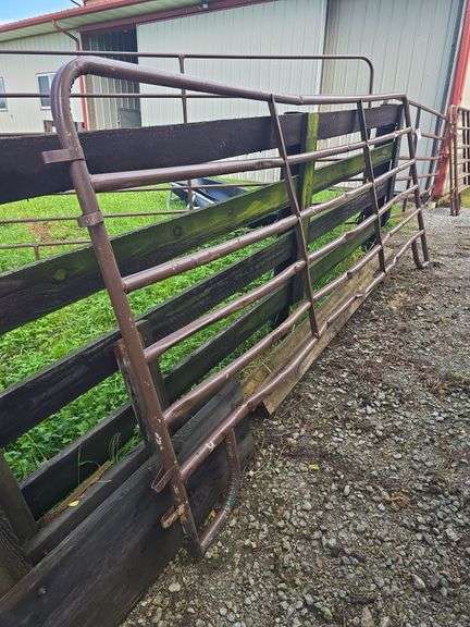 1 12ft arena gate damaged bottom