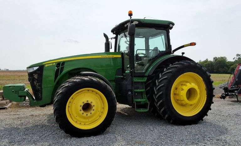 2015 John Deere 8295R Tractor, 4,032 hours, Front Duals 380/80R38, ILS Suspension, Power Shift, Rear Duals , 5 Remotes, 3pt, Rear inside and rear outside weights, Power Beyond, Big 1000pto, Leather, Deluxe Cab, Full Front weights, s/n- 1RW8295RCFP105204 (click on documents for spec sheet)