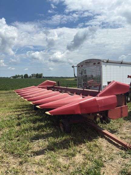 Case IH 893 Corn Head, All Poly Snouts and Row Units