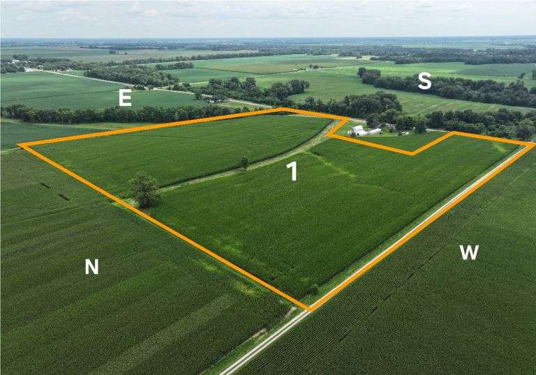 Tract 1 • 35 + or – acres, 32.5 + or – tillable acres Located in Sec 8, Moccasin Township, Effingham County, IL (Soil PI 101.9) buyers will have farming rights at the completion of fall harvest 2025.