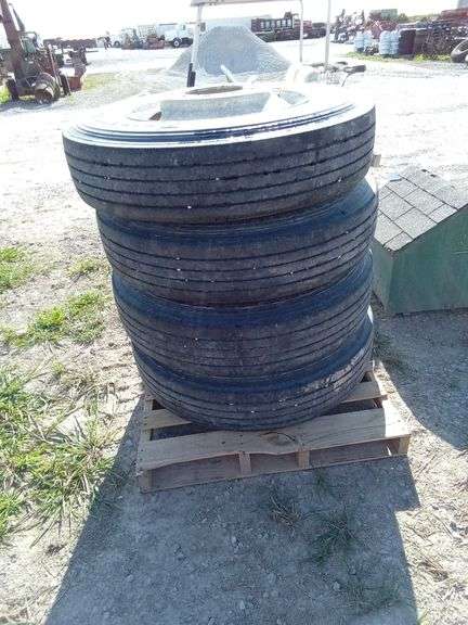 4- 11R24.5 steel wheels
