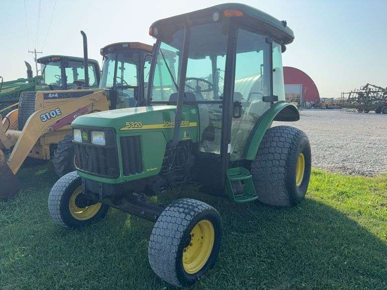 2003 John Deere 5320 Tractor, 2wd, 722 Original Hours, A,B,C, 1,2,3,4 Speed, Heat, A/C, Radio, Turf Special, 3 Remotes, 540pto, 22.5x16.1, s/n- LV5320P336095