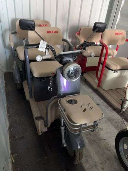 New 2025 IRC40 high end electric mini golf cart, purple in color, runs