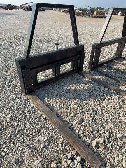 Heavy Duty Pallet Forks for John Deere Loader, (Lot 13, 14, and 15 are extending together. when there is a bid on either they both extend for 2 more minutes. They do not sell together)