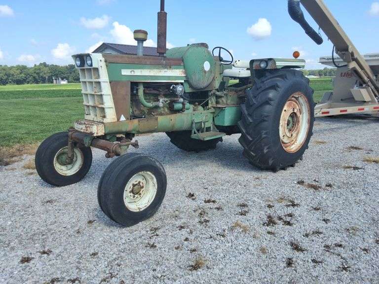1969 Oliver 1655 Propane Tractor, 3pt, Alliance 18.4x34 Tires, 540pto, Wide Front, Was gas, converted over, shows 5,406 hours, s/n- 236-333 490