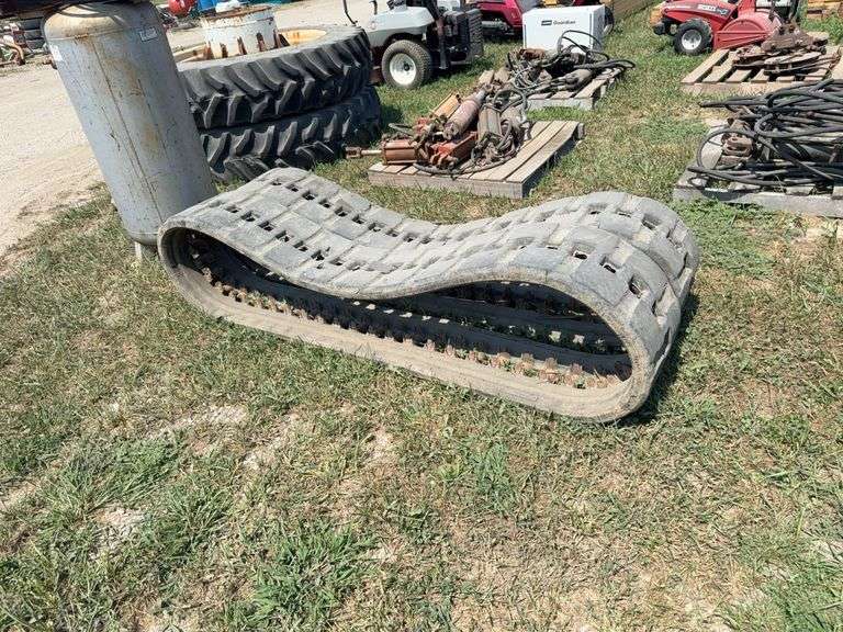 Set of tracks off of Bobcat T66