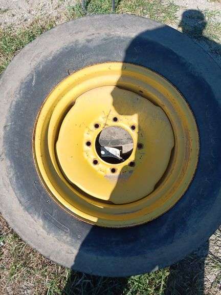 2- 9.5-20 8 bolt JD tractor rims - Schmid Auction