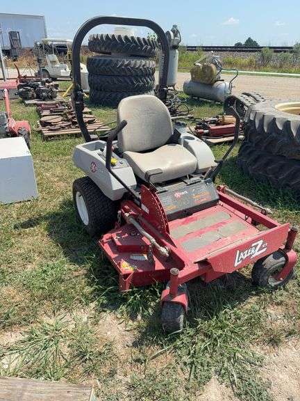 X-Mark Lazer zero-turn mower, 329hrs, 52" deck,