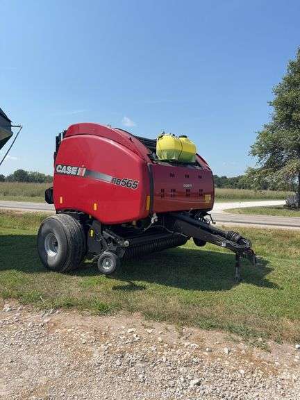 2016 Case IH RB565, 3500 total bales, small 1000 pto, extra roll of net wrap, with monitor & manual, very nice clean baler
