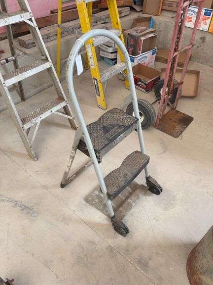 Cosco 3ft step stool