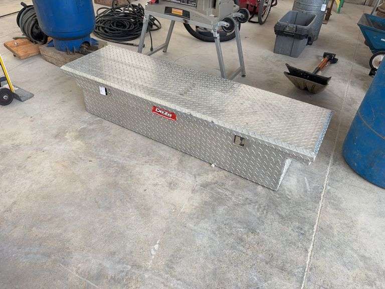 Deezee diamond plated truck toolbox