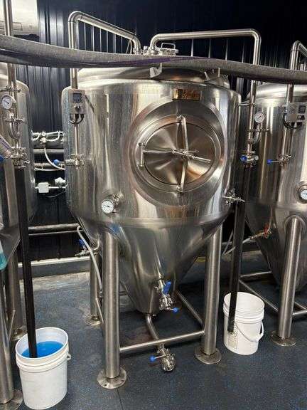 SS Brew Tech 7BBL Jacked Fermenter, High Quality Innovation Design, 90’’ Tall, 43.5’’ diameter, 217 gallons, with pressure gauge and a digital thermometer readout, Rated 2 Bar (29psi), Adjustable feet