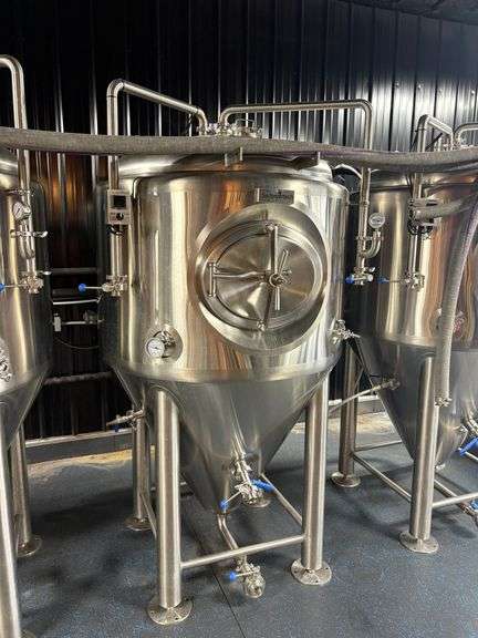 SS Brew Tech 7BBL Jacked Fermenter, High Quality Innovation Design, 90’’ Tall, 43.5’’ diameter, 217 gallons, with pressure gauge and a digital thermometer readout, Rated 2 Bar (29psi), Adjustable feet