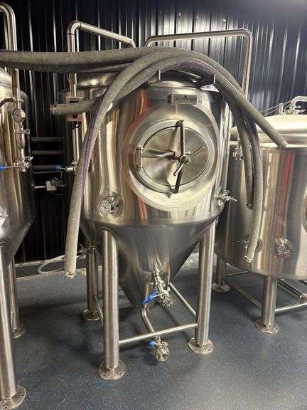 SS Brew Tech 7BBL Jacked Fermenter, High Quality Innovation Design, 90’’ Tall, 43.5’’ diameter, 217 gallons, with pressure gauge and a digital thermometer readout, Rated 2 Bar (29psi), Adjustable feet