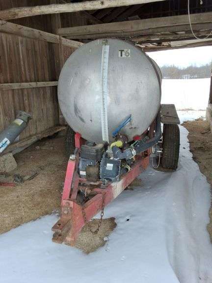 1000 Gallon Stainless Steel Tender Trailer, with pump, Briggs and Straton Engine, 2'' hose