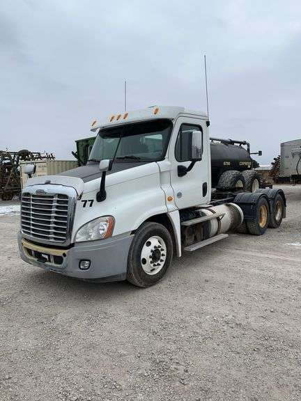 2014 Freightliner Cascadia 125 550hp ISX Cummins, full fenders, automatic transmission, raised 5th wheels, Jake Brake, A/C, Heat, Cruise tires are 80%, 403,270 miles, strong truck, has been deleted by Agroecopwer with warranty, VIN- 3AKJGEBG3ESFM0083