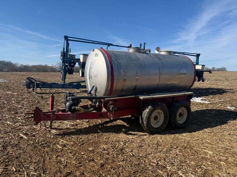 1000 Gallon Stainless Steel Tender Trailer, with pump, Briggs and Straton Engine, 2'' hose