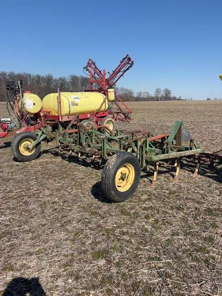 John Deere 3pt C-Shank Field Cultivator, 13ft, 3 bar harrow