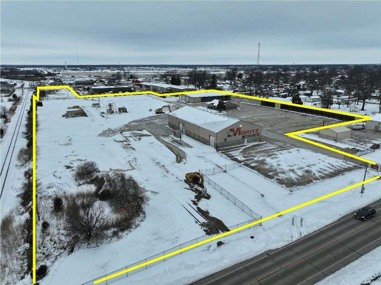 9.45 ACRES No Reserve Commercial Real Estate Auction, Effingham IL (online only) Former Mid Illinois Concrete Facility