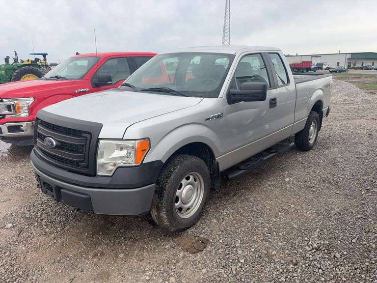 2014 Ford F-150 XL 4x4 Pickup Truck, 170,295 miles, 5.0 V8, Good Tires, Clean Interior, Cold A/C, VIN- 1FTFX1EF5EKG23523
