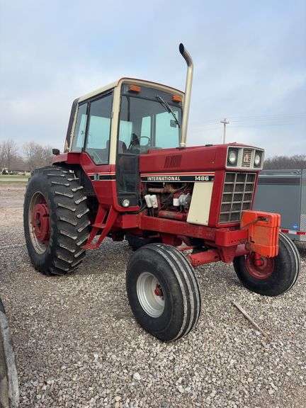 1979 International 1486, Front Weights, 2wd, 540 and small 1000pto, Rear wheels weights, Cab, 20.8-38, 3 remotes, 3 point, runs & drives, had water in the oil, oil looks good now because it was just changed, 265014U22993