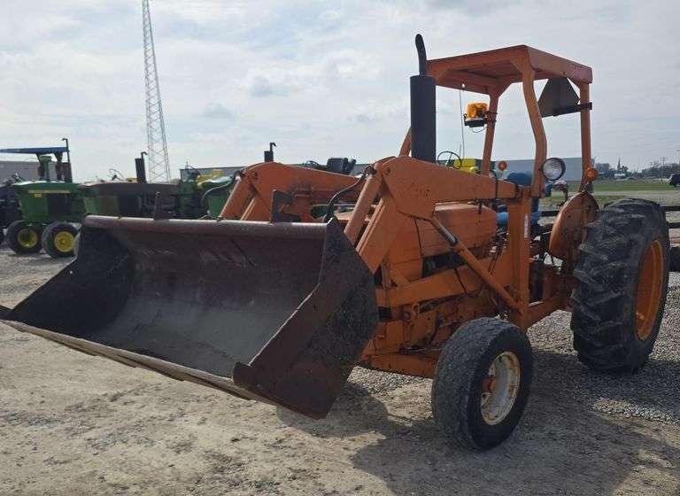 1984 Ford 540 B Diesel Industrial Tractor with loader, 1,369 on old hour meter, 1,296 on new hour meter, 540 pto, runs and drives, s/n C740371.