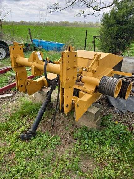 3pt stump grinder 24" grinder, newer teeth, small 1000 pto