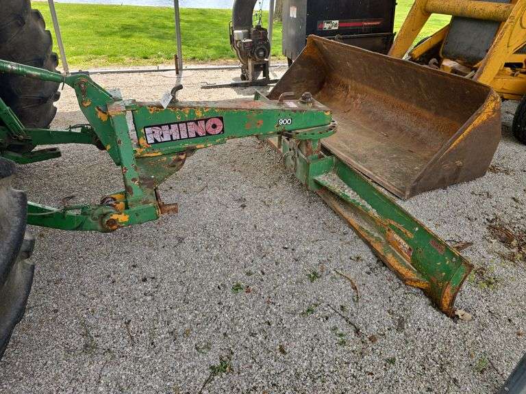 Rhino 900 9ft 3pt Blade, manual swing