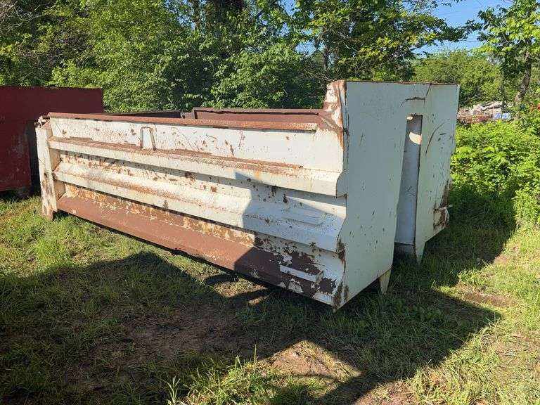 14ft Steel Dump bed, no cylinder