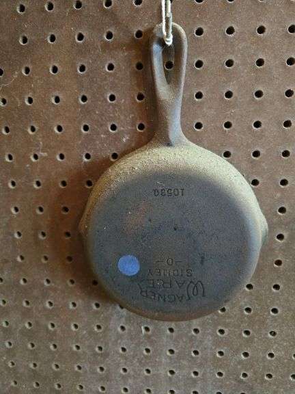 Wagner #0 cast iron skillet.