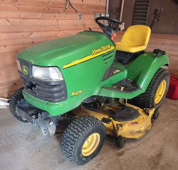 2005 John Deere X475 1,422 hrs. Kawasaki gas engine, hydrostat. s/n M0X475A041403 runs and drives.