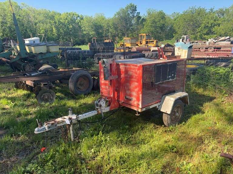 Pull Type Single Axle 2-wheel trailer with fold up top