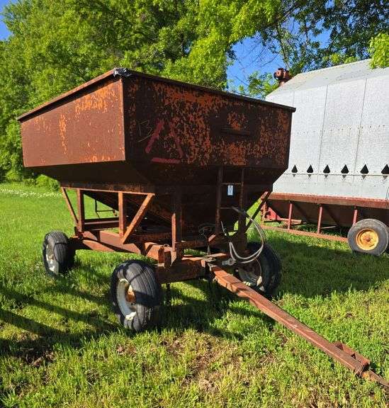Kory 10 Ton Running Gear with Gravity bed and Hyd. Seed Auger