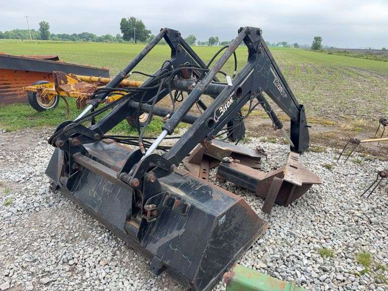 Bison loader fits John Deere - Schmid Auction