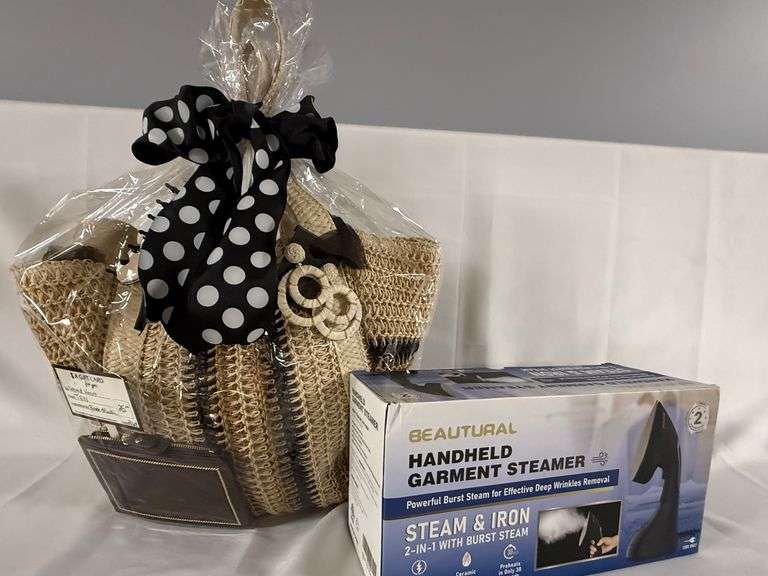 Clothes Steamer Boutique Basket
Donated by: David and Ann Doedtman & Ten Brooke LeAnne Boutique
