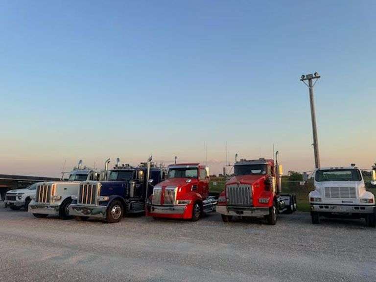 No Reserve Semi Truck Auction - Online Only 