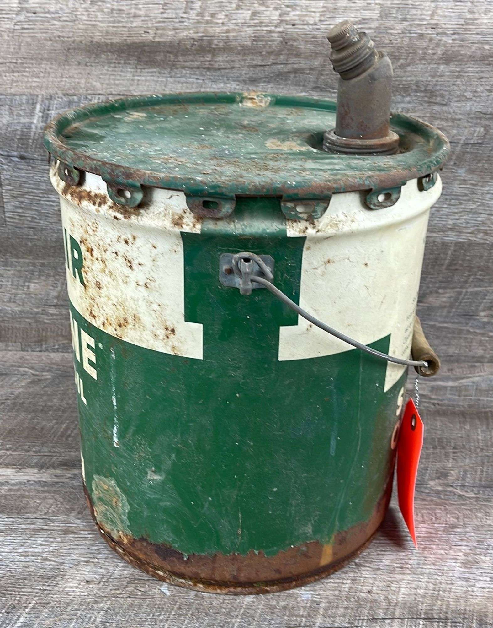 Vintage Sinclair 5 gallon oil can - Schneider Auctioneers LLC