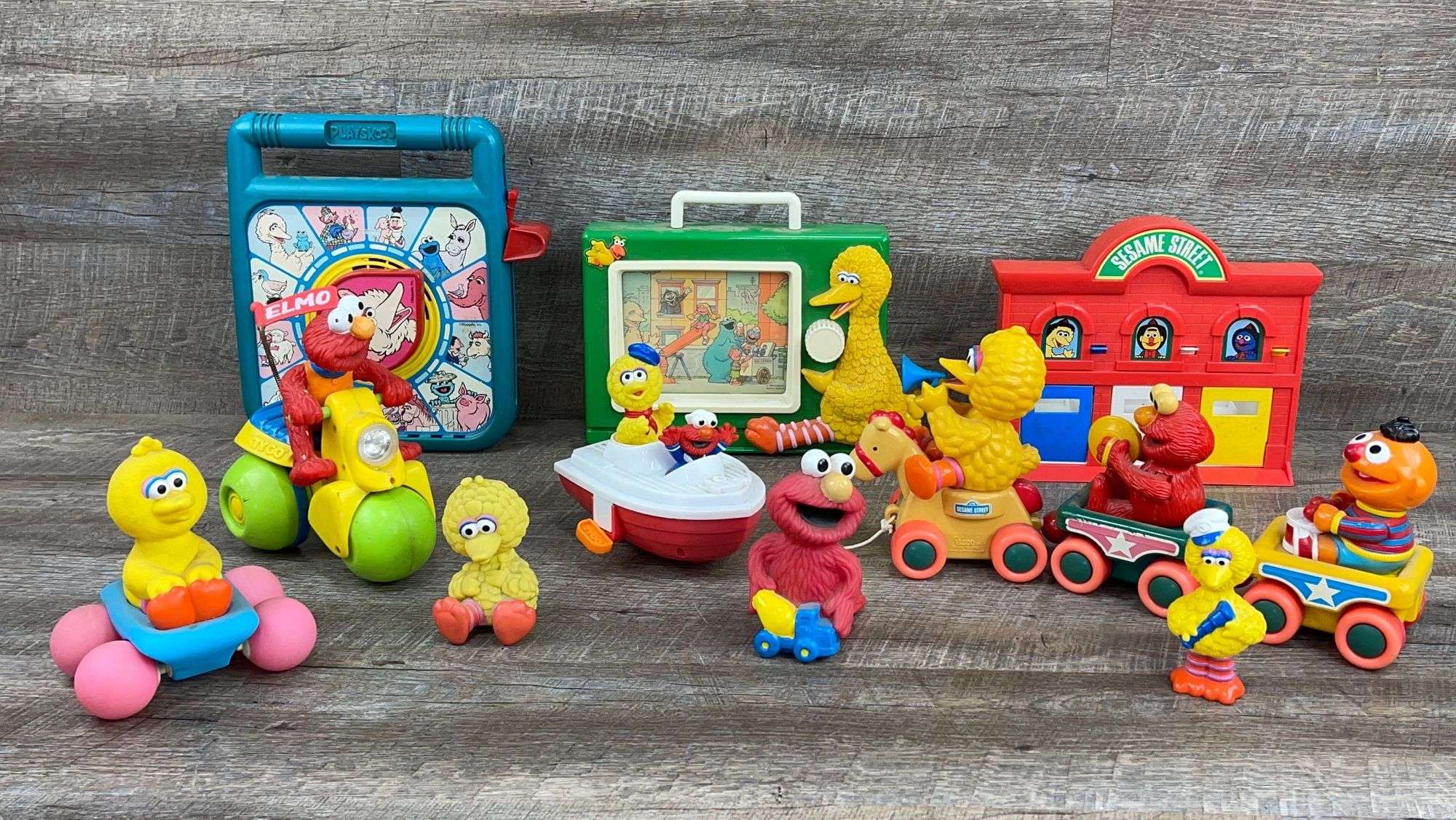 Vintage Sesame Street toys - Schneider Auctioneers LLC