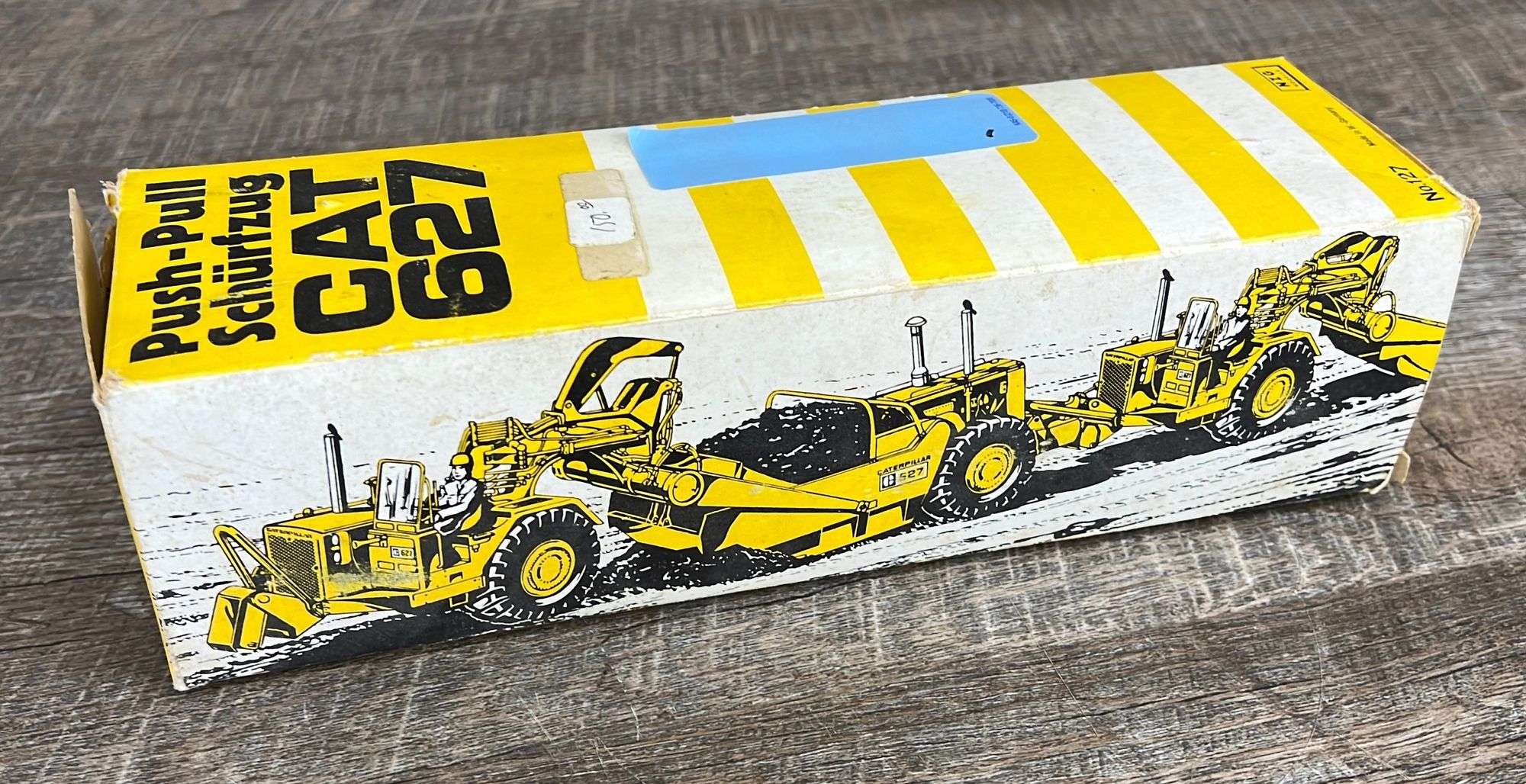 1/50 NZG Caterpillar 627 push-pull scraper - Schneider